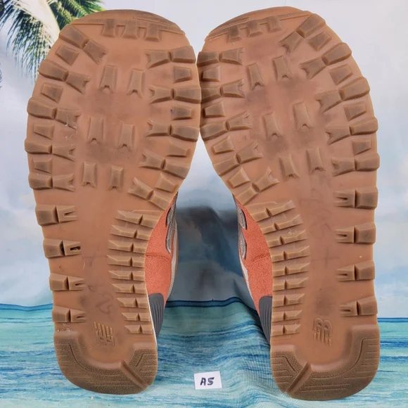 New Balance Women's Sneakers in Coral, Peach, and Beige - Picture 8 of 9